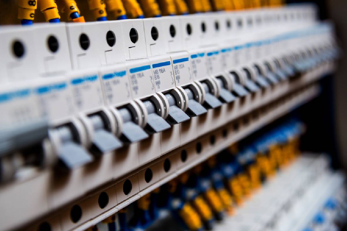 Electricians in Ammanford and Carmarthenshire. Electricians in Ammanford and Carmarthenshire.